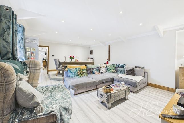 15, Spa Court, Torquay photo 3
