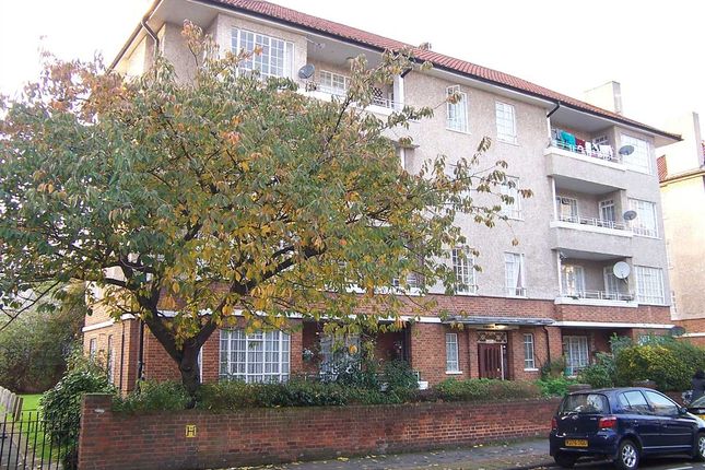 Flat to rent in Linden Court, Frithville Gardens, London