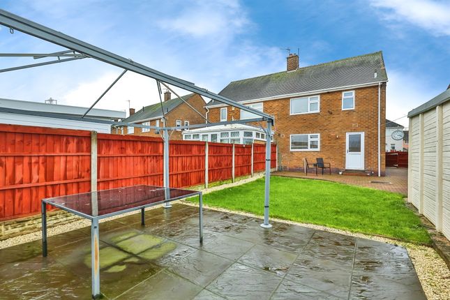 99, Bainton Grove, Nottingham photo 2