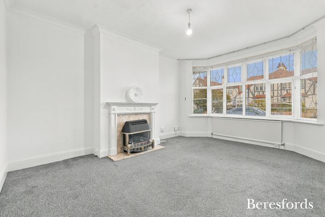 48, Meadow Way, Upminster photo 4
