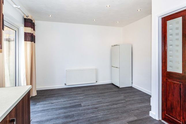 1, Boyn Valley Road, Maidenhead photo 5