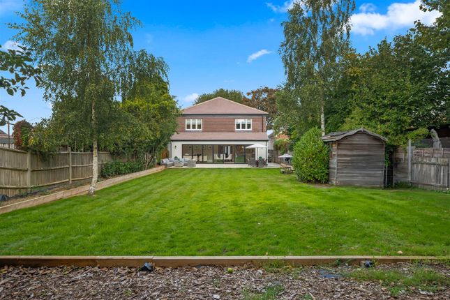 14, Green Lane, Tadworth photo 3