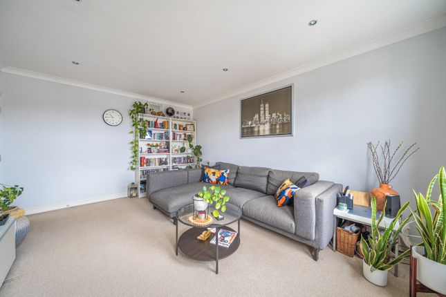 Flat 6, 1B, Bruce Road, Merton photo 3