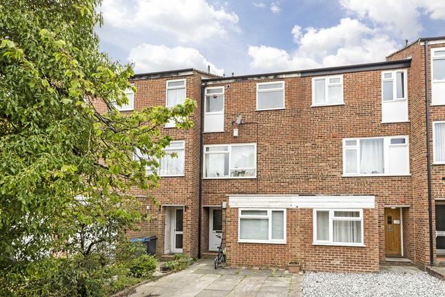 Property to rent in Dumbleton Close, Norbiton, Kingston Upon Thames