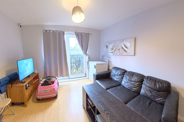 42, Monks Place, Warrington photo 2
