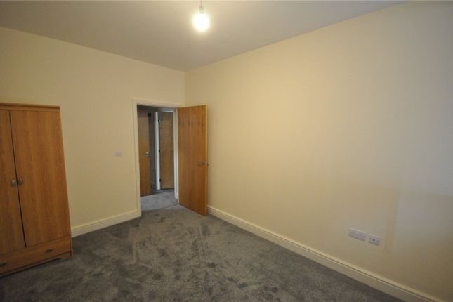 Flat to rent in Farnsby Street, Swindon