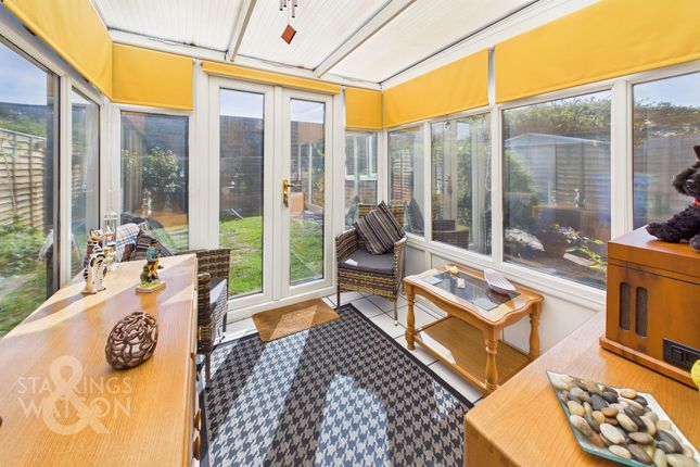 33 Howlett Drive, Norwich photo 4