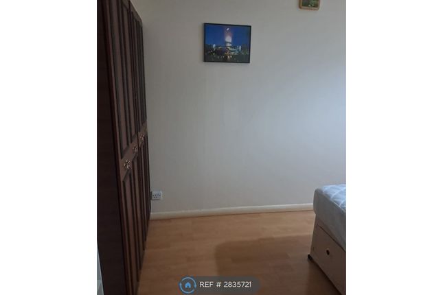 Flint Close, Luton photo 3