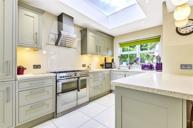 8, Durrell Way, Shepperton photo 4
