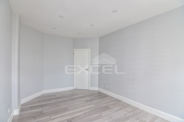 Thumbnail Flat to rent in Grove End House, Grove End Road, St Johns Wood