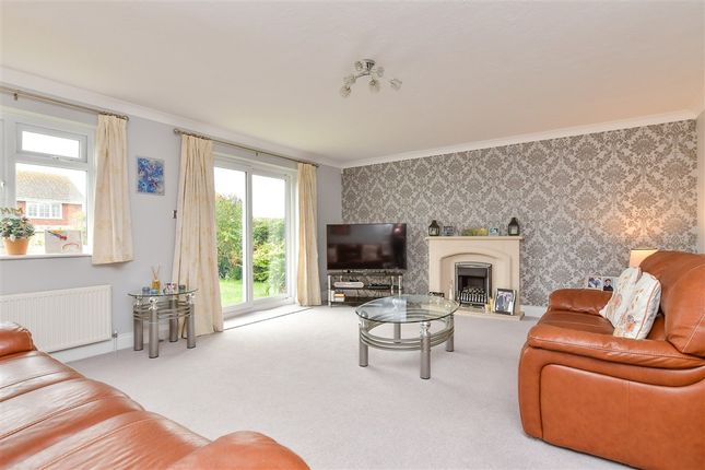 Roderick Avenue, Peacehaven photo 2