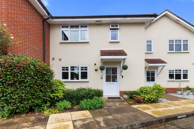 Thumbnail Mews house for sale in Loxley Close, Byfleet, West Byfleet