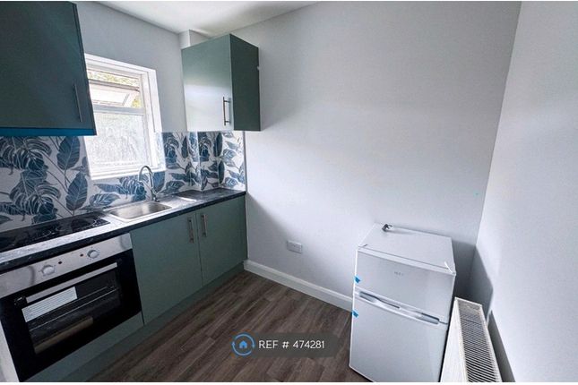 Fladbury Crescent, Selly Oak, Birmingham photo 2