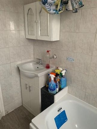8, Flat 4, Brisbane Road, Ilford, Ilford photo 4