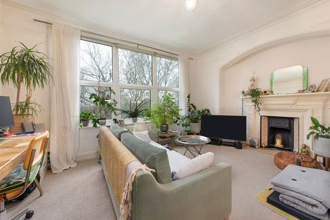 First Floor Rear Flat, 27D, Kings Avenue, London photo 2