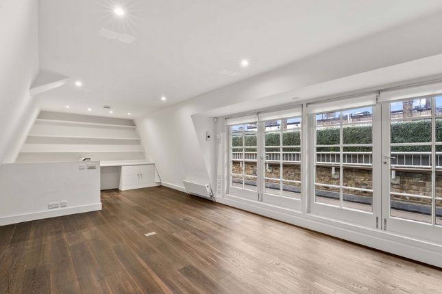 4, Connaught Close, London photo 3