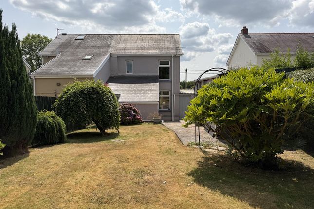 28, Newtown, Ammanford photo 4