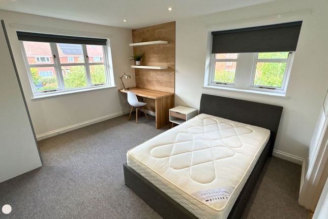 Priory Lodge Latimer Road, Exeter photo 3