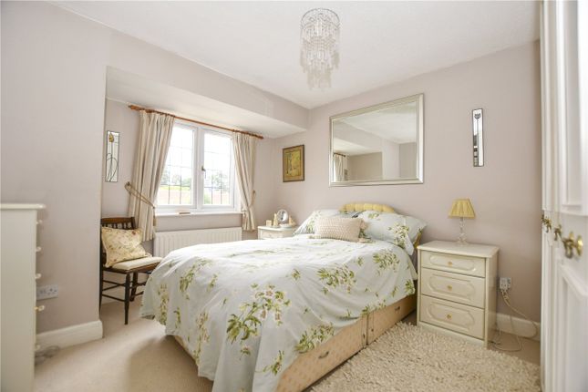 12, The Brackens, Berkshire photo 4