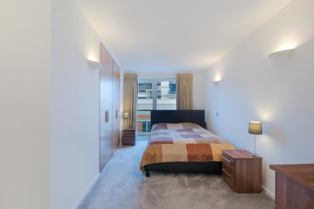 Fairmont Avenue, London photo 5