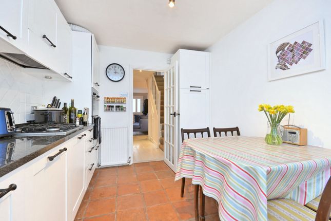 2, Thorne Passage, London photo 4