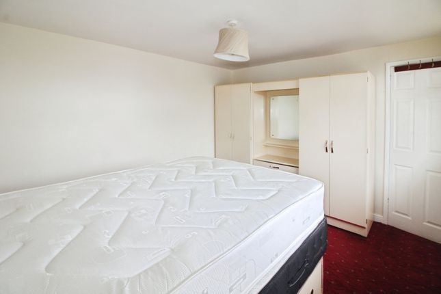 Bedroom1..Jpg