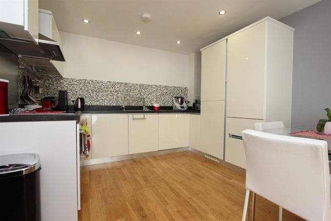12, St James House, London photo 5