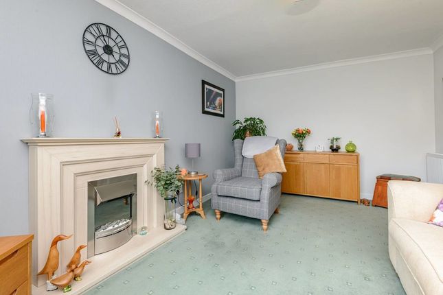 8, Kingsway, Peebles photo 4