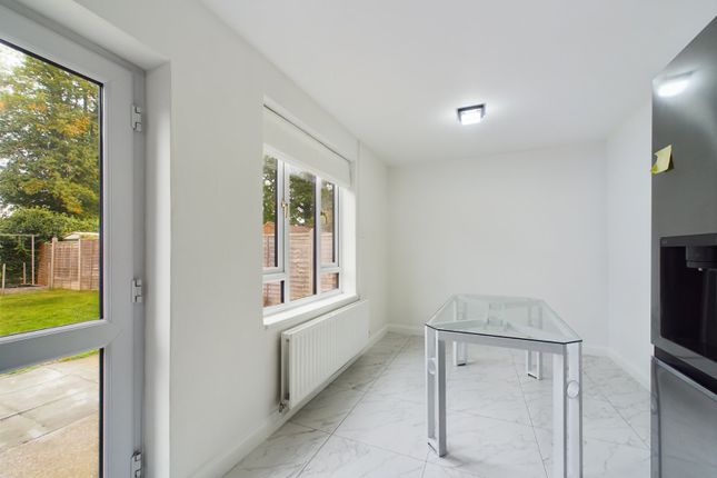 2, Heywood Avenue, Maidenhead photo 3