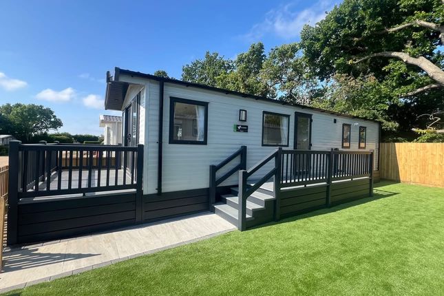 2-bed caravan on The Oaks Holiday Park 2025 (Willerby Manor), The Oaks Holiday Park, Chapel Road, Ipswich, £74,995