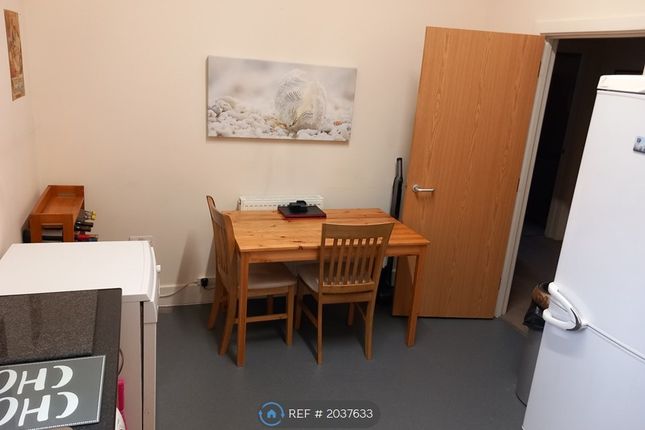 Room to rent in Madeley Road, North Ealing