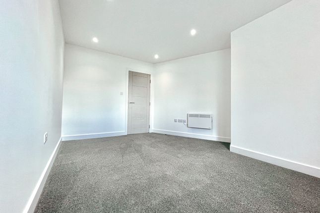 Flat to rent in Church Arcade, Bedford