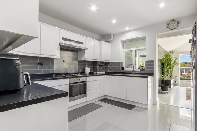 101, Aberdale Gardens, Potters Bar photo 4