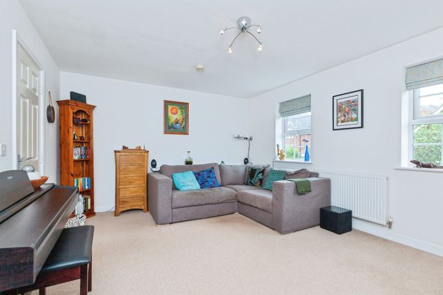 21, Bridge Green, Leicester photo 4