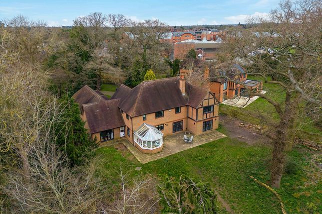 Detached house for sale in Bridge End Warwick, Warwickshire