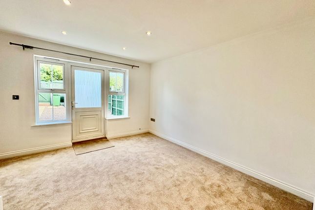 94b, High Street, Brierley Hill photo 5