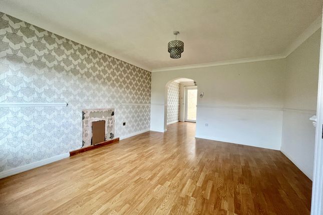 37 Covill Close, Grantham photo 3