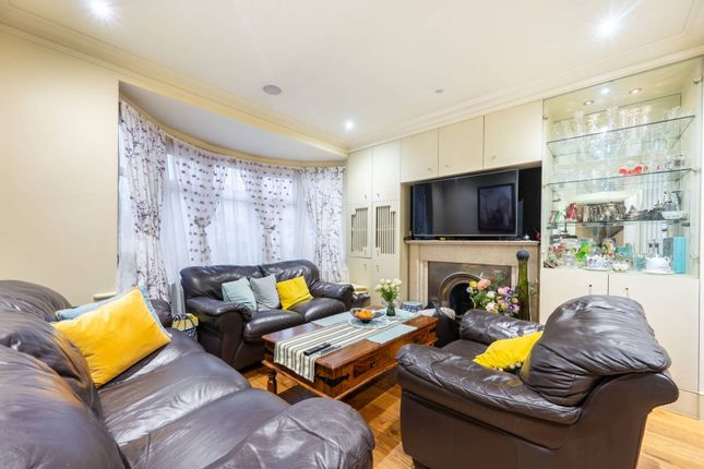 Whitton Avenue West, Greenford photo 3