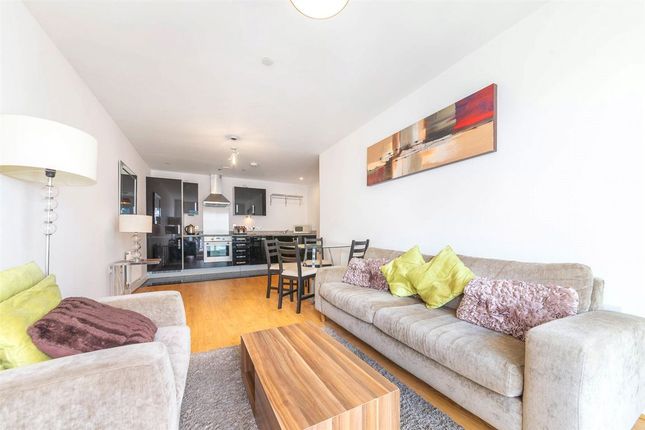 2-bed flat on 169, City Peninsula, London, £400,000