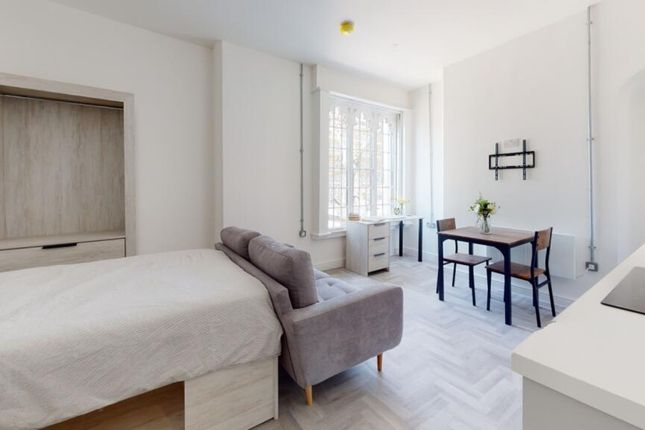 A Spacious And Bright Large Double Bedroom Featuri...