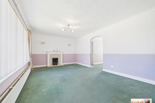 9, Queensdale Close, Ipswich photo 2