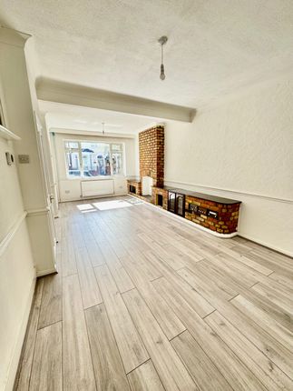 Terraced house to rent in Stirling Road, London