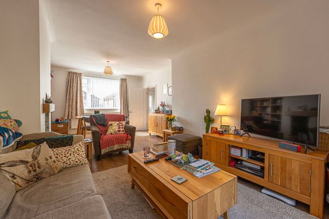 20 Graig Park Hill, Newport photo 3