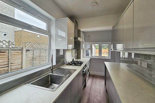 5, Shortwood Avenue, Middlesex photo 2