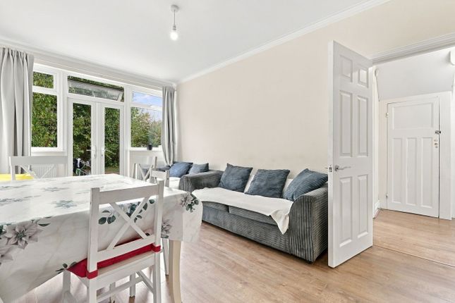 39, Churchill Avenue, Harrow photo 4