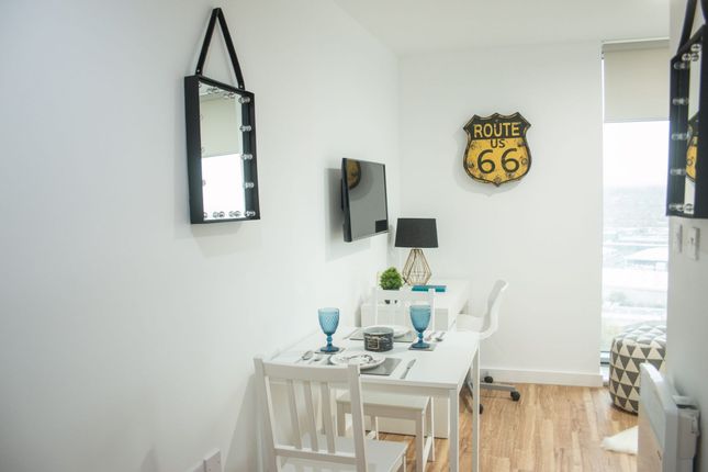 Apt 205, The Campus Block C, Salford photo 4