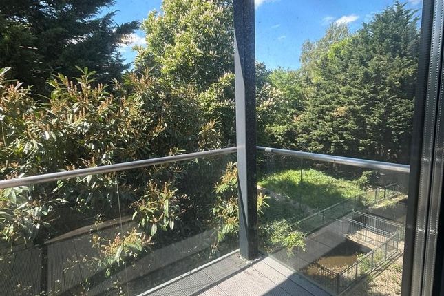 Trinity Court, 221, Flat 16, Marsh Road, Pinner photo 5