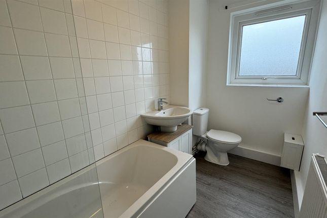 Flat 47, Kildare Court, Barcombe Close, Eastbourne photo 2