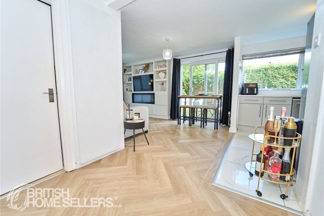 71, Peregrine Road, Surrey photo 4