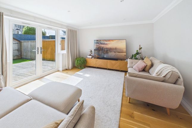11, Conway Crescent, Paignton photo 3